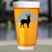 Cargar imagen en el visor de la galería, Lucky Shot USA - Pint Glass - Deer Scene
