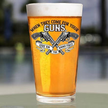 Afbeelding in Gallery-weergave laden, Lucky Shot USA - Pint Glass - Give Em the Ammo First
