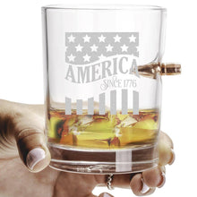 Laden Sie das Bild in den Galerie-Viewer, Lucky Shot USA - .308 Bullet Whisky Glass - America Since 1776
