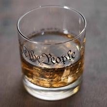 Laden Sie das Bild in den Galerie-Viewer, Lucky Shot USA - Whisky Glass - Constitution
