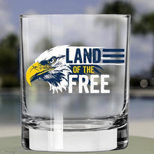 Laden Sie das Bild in den Galerie-Viewer, Lucky Shot USA - Whisky Glass - Land of the Free Eagle
